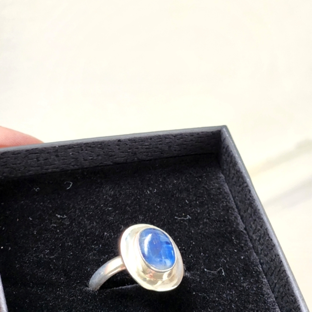 Sterling Silver Blue Kyanite Stone Ring - Picture 4 of 5
